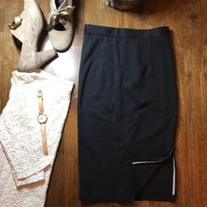 BNWT Alice & Olivia midi / pencil skirt — sz 2